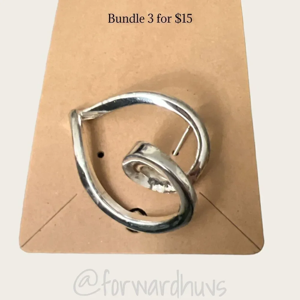 Bundle Sale 3 for $15 | Silver Tone Heart-Shaped Metal Brooch | Fair Preowned Co